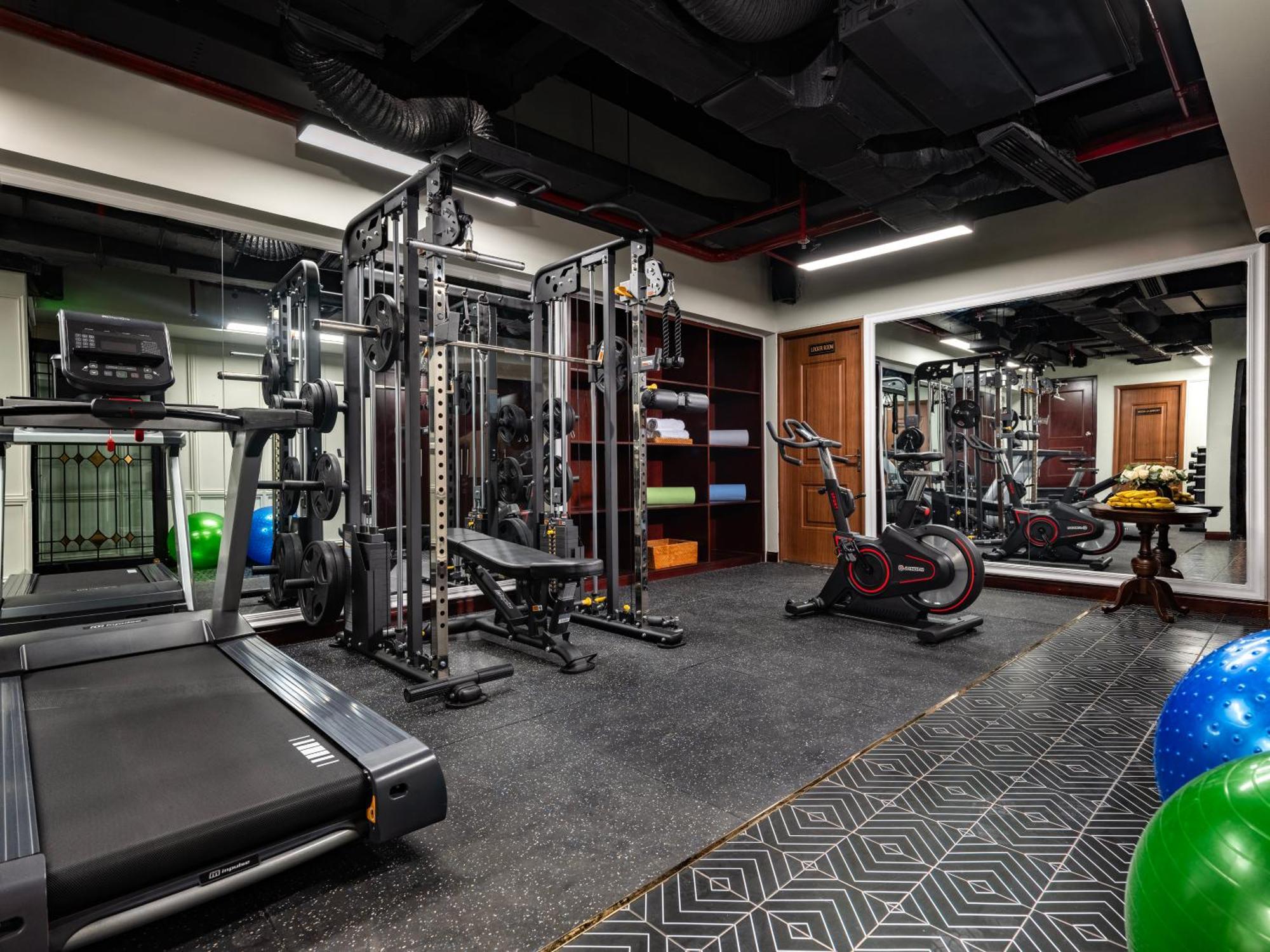 Grand Hotel Du Lac Ханой Екстериор снимка The gym at the hotel